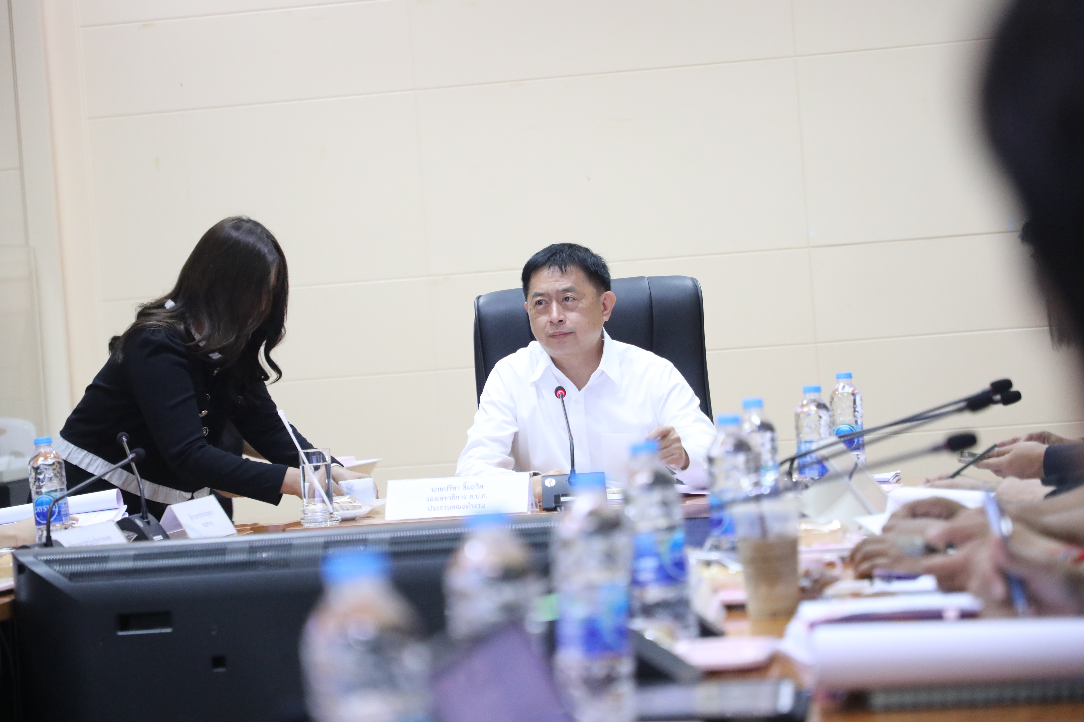 title - ส.ป.ก. ประชุมคณะทำงานศึกษาพิจารณาการแก้ไขปัญหาด้านที่ดินและหนี้สินของเกษตรกร โครงการแก้ไขปัญหาที่ดินทำกินให้แก่เกษตรกรสภาประชาชน 4 ภาค ครั้งที่ 1/2569